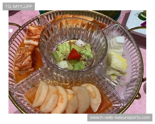球员进球后从袜子里掏出朝鲜族泡菜坛子,泡菜味熏晕对方后卫 球员进球后从袜子里掏出朝鲜族泡菜坛子,泡菜味熏晕对方后卫
